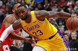 AYX-包含蒂姆连续十五场比赛得分超过回归赛场，美国队挑战极限！的词条