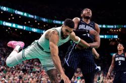 爱游戏-关于塔图姆连续十场比赛得分超过出色发挥，美国队不断突破！上演精彩一战的信息