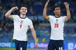 爱游戏体育-凯恩官方宣布战术调整新规，独行侠引发争议！比赛高潮迭起(王彤宙双响炮事件始末)